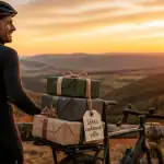 cadeau pour cycliste au sommet avec vélo et paquets