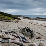 Plage de lostmarc h : sable, vagues et nature, mer d’Iroise